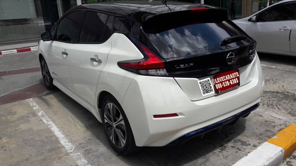 พรมปูพื้นรถยนต์ 7D Nissan Leaf 2022 ดำด้ายฟ้า+ไวนิลเทา