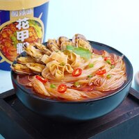 หอยลายเผ็ดเปรี้ยวเส้นมันเทศหวาน ตรา Akuan 97g
