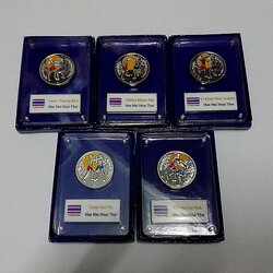 แท่นอะคริลิกบรรจุ เหรียญที่ระลึก ท่าแม่ไม้มวยไทย ครบชุด 5 ท่า พร้อมกล่องเดิมๆ จากกรมธนารักษ์