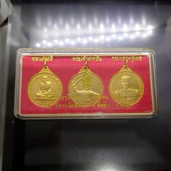 ชุดเหรียญกาหลั่ยทอง ที่ระลึกสร้างอนุสาวรีย์พระเจ้าตาก หน่วยสงครามพิเศษทางเรือ (หน่วยซีล) สร้าง 2543