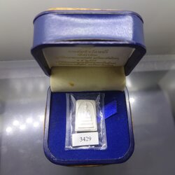 พระสมเด็จวัดระฆัง หลังสมเด็จโต พิมพ์คะแนน เนื้อเงิน จัดสร้างโดย มูลนิธิคณะแพทย์ศาสตร์ มหาวิทยาลัยมหิดล พ.ศ.2544 พร้อมกล่องเดิม