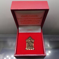 เจ้าพ่อเสือ รุ่น สองแผ่นดิน เนื้อนวะ ที่ระลึกวิทยาลัยการทัพบก ๔๒ ปี ปลุกเสก ณ วัดมังกรกมลาวาส (เล่งเน่ยยี่) ปี2542 พร้อมกล่องเดิม