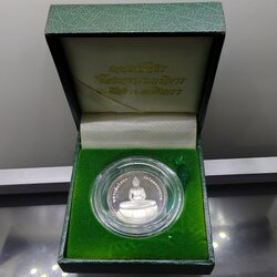 หลวงพ่อโสธร รุ่นธรรมศาสตร์ เนื้อเงินขัดเงา พระพรหมคุณาภรณ์ (หลวงปู่เจียม) วัดโสธรวราราม ปี2539 พร้อมกล่องเดิม