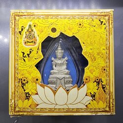 พระพุทธมหามณีรัตนปฏิมากร (พระแก้วมรกต) จำลอง ทรงเครื่องฤดูร้อน เนื้อเงิน ฉลองสิริราชสมบัติ ครบ 60 ปี ในหลวง รัชกาลที่9 พ.ศ.2550