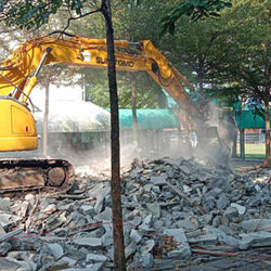 รื้อถอนสิ่งก่อสร้าง ทุบตึก รับเคลียร์ริ่งพื้นที่
