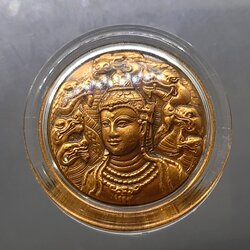 เหรียญท้าวจตุคามรามเทพ ด้านหลังพระพิฆเนศ ทองแดงซาติน รุ่น กองเงิน กองทอง มหามงคล วัดมหาธาตุฯ จ.นครศรีธรรมราช ปี 2550 ขนาด 3.2 เซ็น พร้อมตลับ