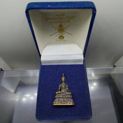 พระกริ่งพุทธมหาบารมีนุภาพพิสุทธิ์ อนุตตรสังคามวิชัย เนื้อทองแดงซาติน ผลงานศิลปินแห่งชาติ อ.จักรพันธุ์ โปรษยกฤต ปี2553-2554 พร้อมกล่องเดิม หายาก