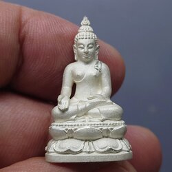 พระไพรีพินาศ เนื้อเงิน พิมพ์ใหญ่ 200 ปี พระจอมเกล้าฯ โครงการบูรณะฯ โบราณสถาน วัดมกุฏกษัตริยาราม ปี2547 พร้อมกล่อง