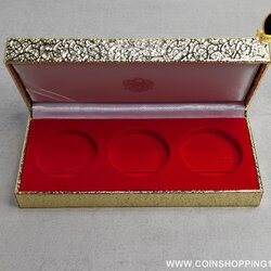 กล่องใส่เหรียญ กล่องเปล่า บรรจุเหรียญ 3 หลุม สภาพสวย มีกล่องนอกสีขาว