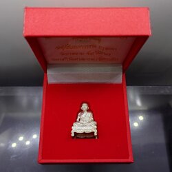 รูปหล่อหลวงพ่อเงิน วัดบางคลาน เนื้อเงิน รุ่น 91 ปี กรมเสมียนตรา กระทรวงกลาโหม ปี2543 พร้อมกล่องเดิม