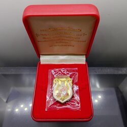 หลวงพ่อทวด เหยียบน้ำทะเลจืด รุ่นครบรอบกระทรวงกลาโหม 115 ปี เนื้อเงินสามกษัตริย์ ปี2545 พร้อมกล่องเดิม