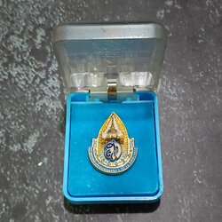 เข็มกลัด เข็มพระราชทาน ราชินี ฉลองครบ 72 พรรษา 2547