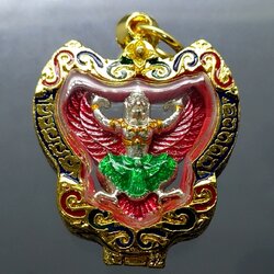 พญาครุฑมหาอำนาจ มหาบารมี เนื้อเงิน ลงยา 3 สี (พร้อมกรอบ) หลวงพ่อพัฒน์ วัดห้วยด้วน