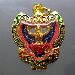 พญาครุฑมหาอำนาจ มหาบารมี เนื้อทองเหลือง ลงยา 3 สี (พร้อมกรอบ)หลวงพ่อพัฒน์ วัดห้วยด้วน โคท 310