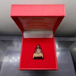 รูปหล่อหลวงพ่อเงิน วัดบางคลาน เนื้อนวะโลหะ รุ่น 91 ปี กรมเสมียนตรา กระทรวงกลาโหม ปี2543 พร้อมกล่องเดิม