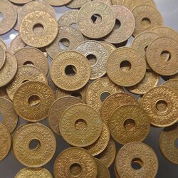 เหรียญสตางค์รู ทองแดง ขนาด 1 สตางค์ ลายดอกพิกุล พ.ศ. 2484 ผ่านใช้ (ราคา ต่อ 1 เหรียญ)