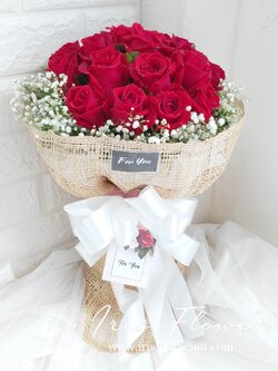 ช่อดอกกุหลาบสีแดง