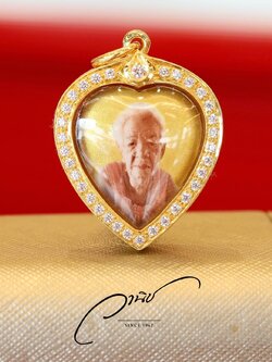 รับทำล็อกเก็ตเลี่ยมทองฝังพลอย ล็อกเก็ตเลี่ยมทอง จี้ล็อกเก็ตทอง จี้รูปภาพ จี้รูปพ่อแม่ locket goldlocket จี้ทองคำแท้ ล็อคเก็ต ล็อกเกต