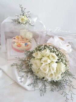 ็็HBD Set ช่อดอกกุหลาบและเค้ก