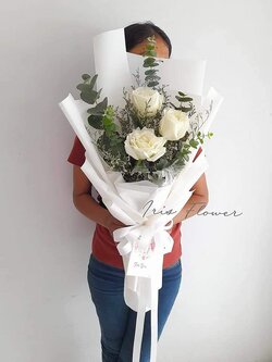 ช่อดอกกุหลาบ 3 ดอก