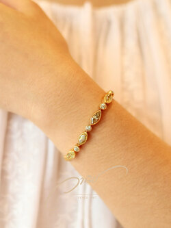 ✨สร้อยข้อมือทองคำ ฝังพลอยทรงรีสลับกลม✨