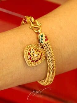 สร้อยข้อมือทองคำ 96.5% พร้อมจี้หัวใจลงยา พิเศษคิดเฉพาะราคาเนื้อทองไม่บวกค่ากำเหน็จ