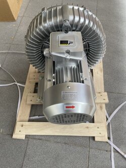 พัดลมโบรเวอร์เป่าอากาศ และ ดูดอากาศ Ring Blower CTA 4.0 Kw 380 V ขนาด 5 แรงม้า(4.0 KW)ใช้เติมอากาศในบ่อ เพาะเลี้ยงสัตว์น้ำ โรงงานอุตสาหกรรม