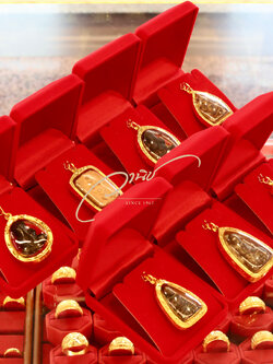 รับเลี่ยมพระ เลี่ยมพระอยุธยา ร้านเลี่ยมพระในอยุธยา เลี่ยมพระกรอบทอง กรอบพระ ตลับทอง เลี่ยมพระรอรับได้เลย ร้านเลี่ยมพระฝีมือดี