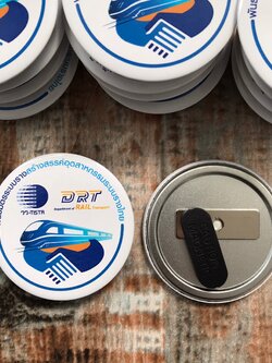 เข็มกลัดแม่เหล็ก แบบวงกลม / วงรี