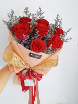 ช่อดอกกุหลาบ 7 ดอก