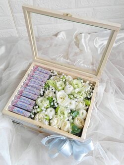 Flower Box กล่องดอกกุหลาบและไรเซนทัส