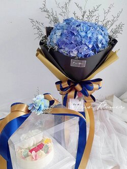 ็็HBD Set ช่อดอกไฮเดรนเยีย และเค้ก