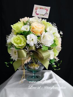 แจกันดอกไม้ประดิษฐ์