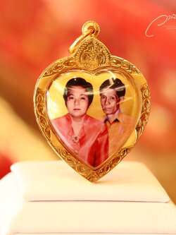 ล็อกเก็ตรูปภาพ เลี่ยมกรอบทองคำแท้ ทรงหัวใจ และทรงอื่นๆ By WANICH