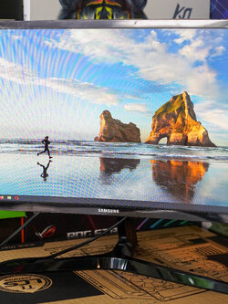 จอคอมมือสอง Samsung 24" 144Hz FullHD จอโค้ง ประกันเหลือ