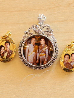 WANICH LOCKET ล็อกเก็ตหินอ่อนเลี่ยมกรอบทองคำแท้ ล็อกเก็นรูปพ่อแม่ ล็อกเก็ตรูปคนรัก