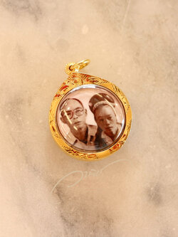 รับทำล็อคเก็ตหินเลี่ยมกรอบทอง #ความทรงจำดีๆของคุณให้เราช่วยดูแล