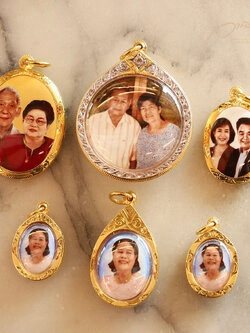 ล็อกเก็ตรูปภาพ ล็อกเก็ตพ่อแม่ ล็อกเก็ตบรรพบุรุษ เลี่ยมกรอบทองคำแท้ By WANICH