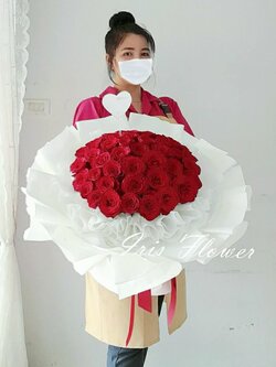 ช่อดอกกุหลาบสีแดง (ช่อสามารถตั้งได้ค่ะ)