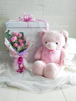 Gift Box Set ตุ๊กหมี 70 cm. และช่อดอกกุหลาบ