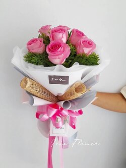 ช่อดอกกุหลาบ 7 ดอก