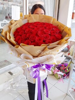 ช่อดอกกุหลาบ 50 ดอก