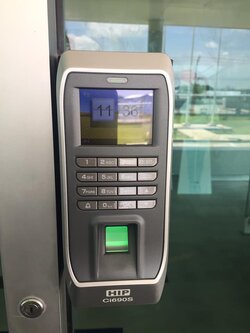 เครื่องสแกนลายนิ้วมือ HIP Ci690S