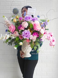 แจกันดอกไม้ประดิษฐ์