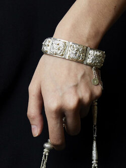 กำไลเงิน งานเก่าแกะลายวิจิตร