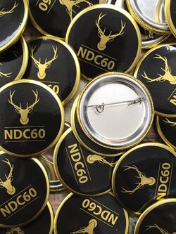 เข็มกลัดสีทอง สีเงิน สีทองเเดง