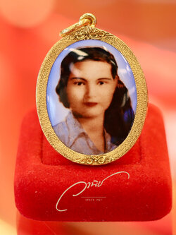 รับทำล็อกเก็ตเลี่ยมกรอบทองคำแท้ (Gold Locket) By WANICH JEWELRY