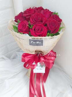 ช่อดอกกุหลาบแดง