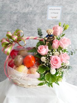 กระเช้าผลไม้ดอกไม้