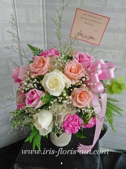 แจกันดอกกุหลาบ